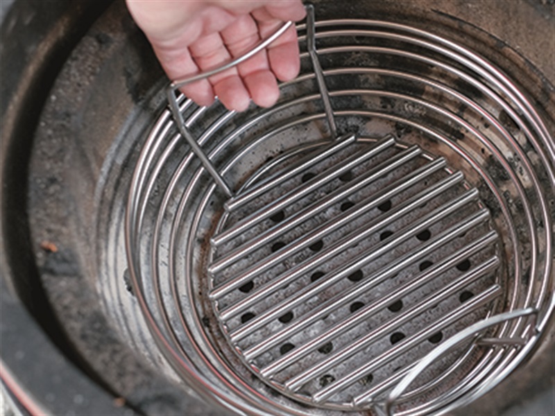 How to remove the charcoal basket for the Joe Jnr ceramic kamado BBQ sold in NZ